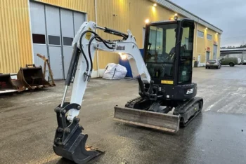 Mini-pelle Bobcat E26 – 2023 – 3 godets inclus