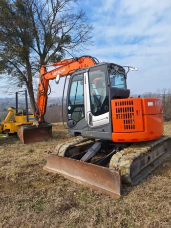 Mini-pelle Hitachi ZX85US-3 (2012) – 8 t – Très bon état